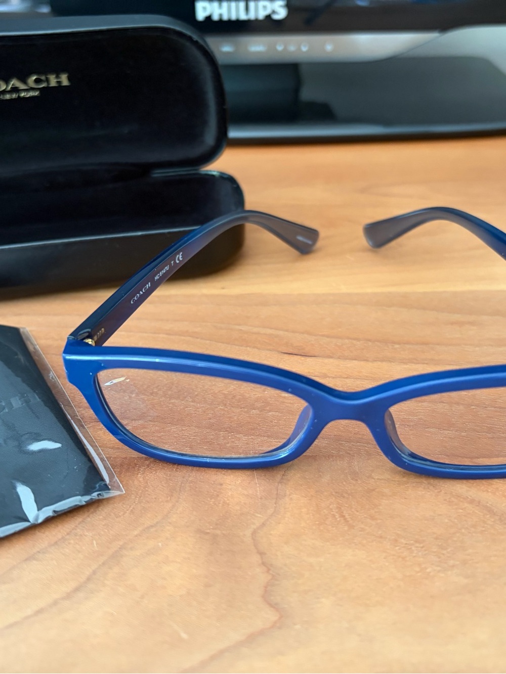 New-Blue Women's Rectangular Reading Glasses, need to add your prescription. - Picture 4 of 4